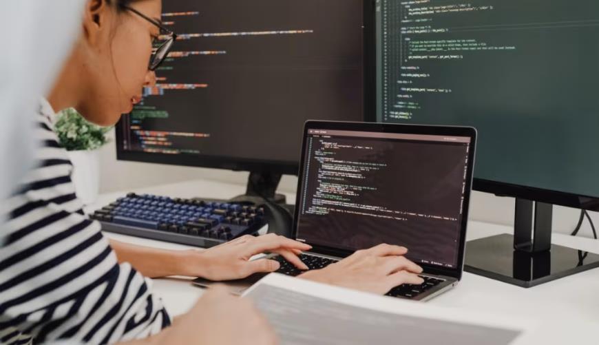 商丘小程序定制开发构建实时互动新生态：WebRTC+即时通讯双引擎驱动
